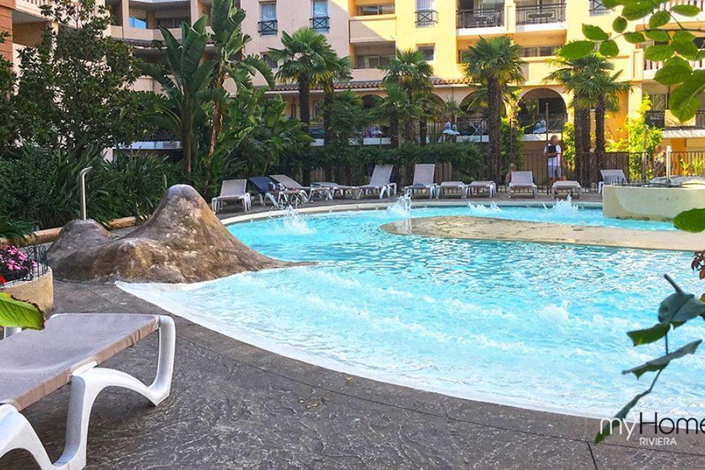 Joli 2 Pieces Aux Pieds Des Plages Cannes Bagian luar foto