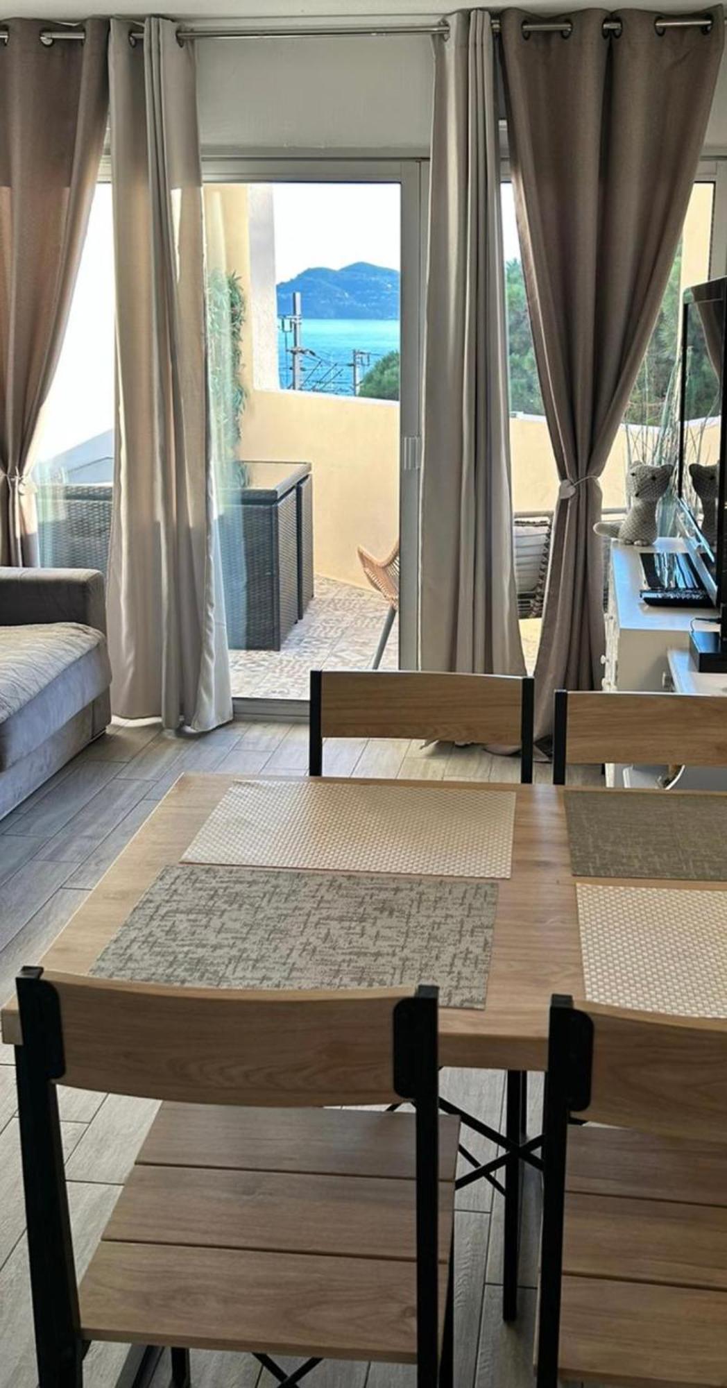 Joli 2 Pieces Aux Pieds Des Plages Cannes Bagian luar foto