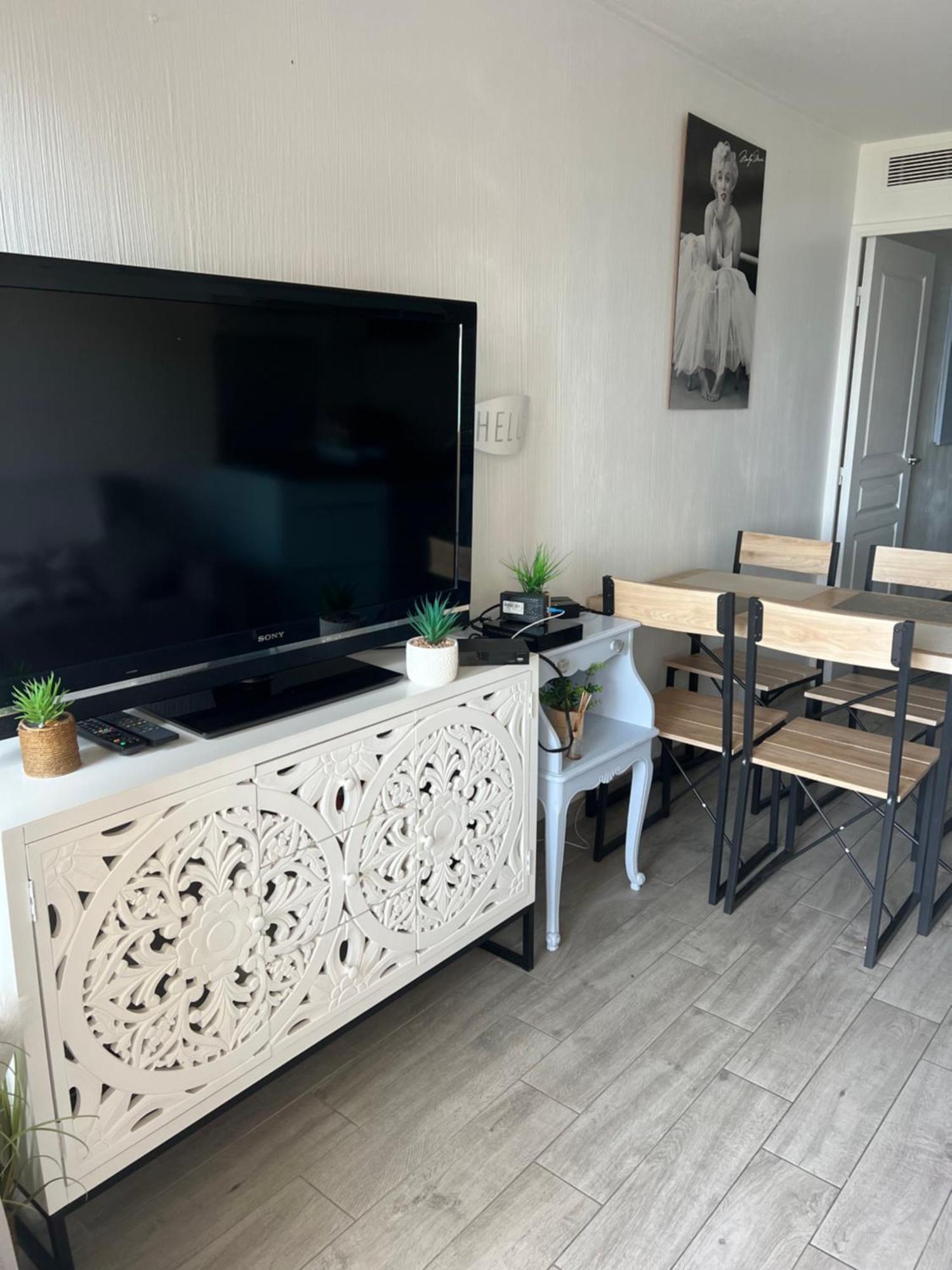 Joli 2 Pieces Aux Pieds Des Plages Cannes Bagian luar foto