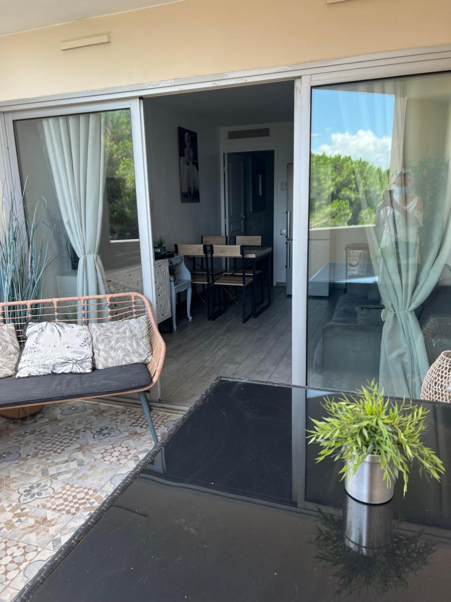 Joli 2 Pieces Aux Pieds Des Plages Cannes Bagian luar foto
