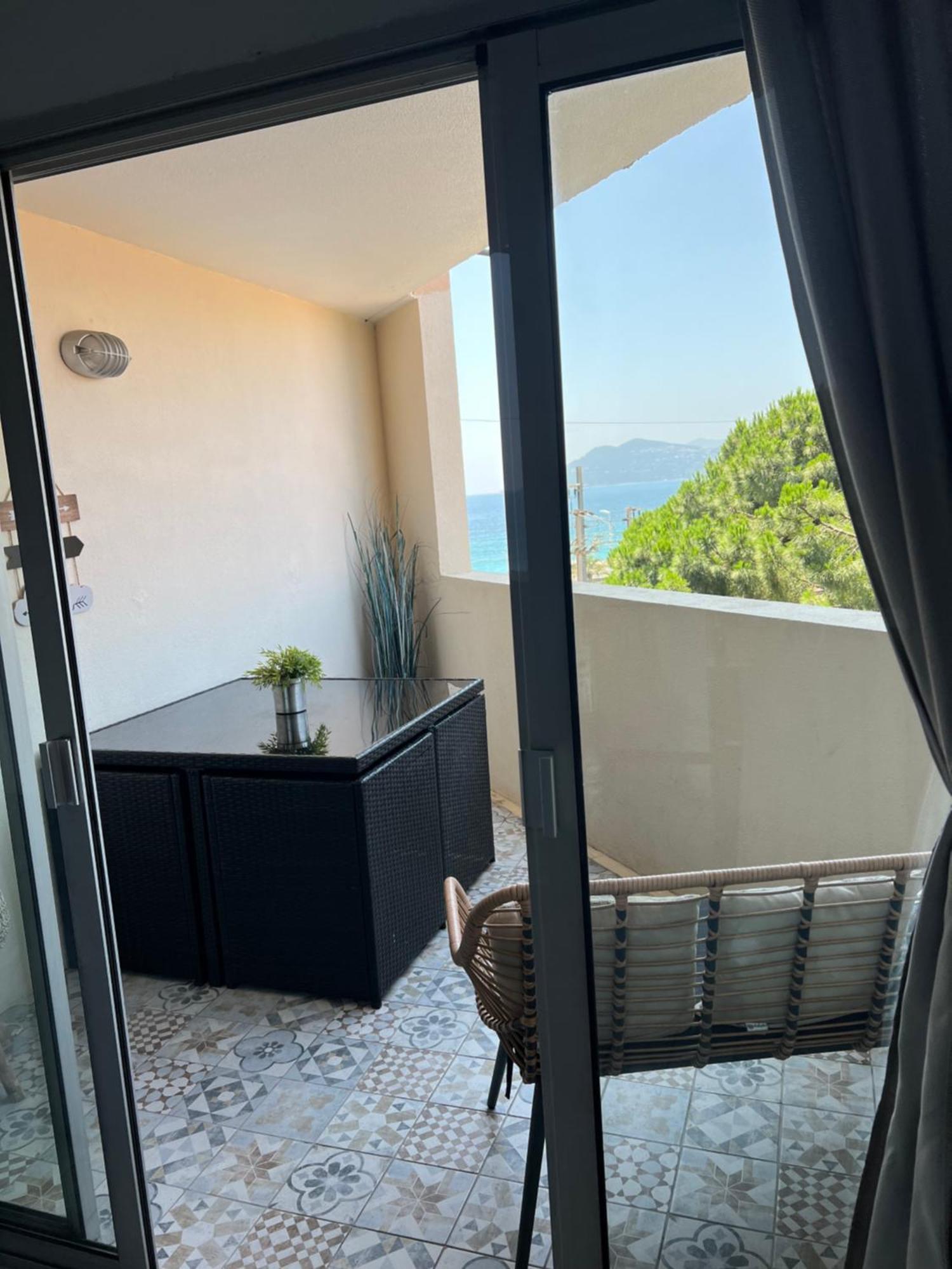 Joli 2 Pieces Aux Pieds Des Plages Cannes Bagian luar foto